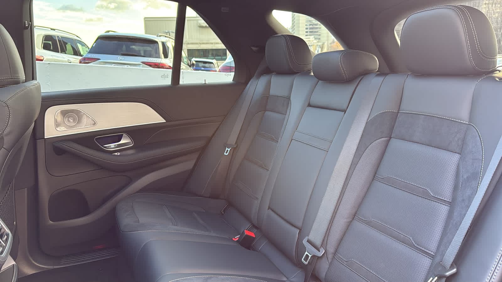 Thumbnail: 2025 Mercedes-Benz GLE - 31