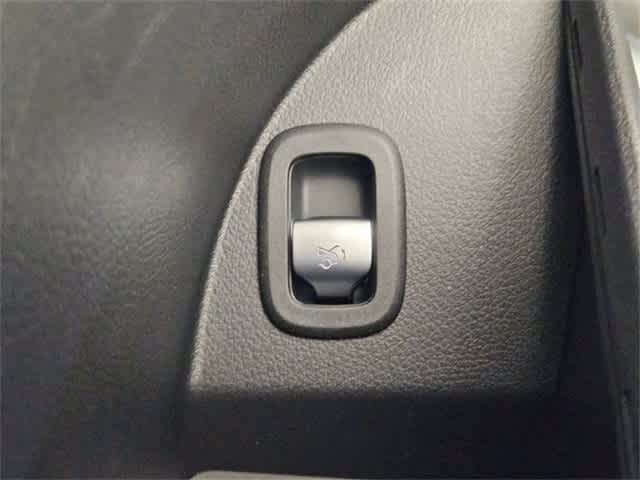 Thumbnail: 2025 Mercedes-Benz GLC - 39