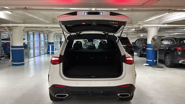 Thumbnail: 2026 Mercedes-Benz GLC - 8