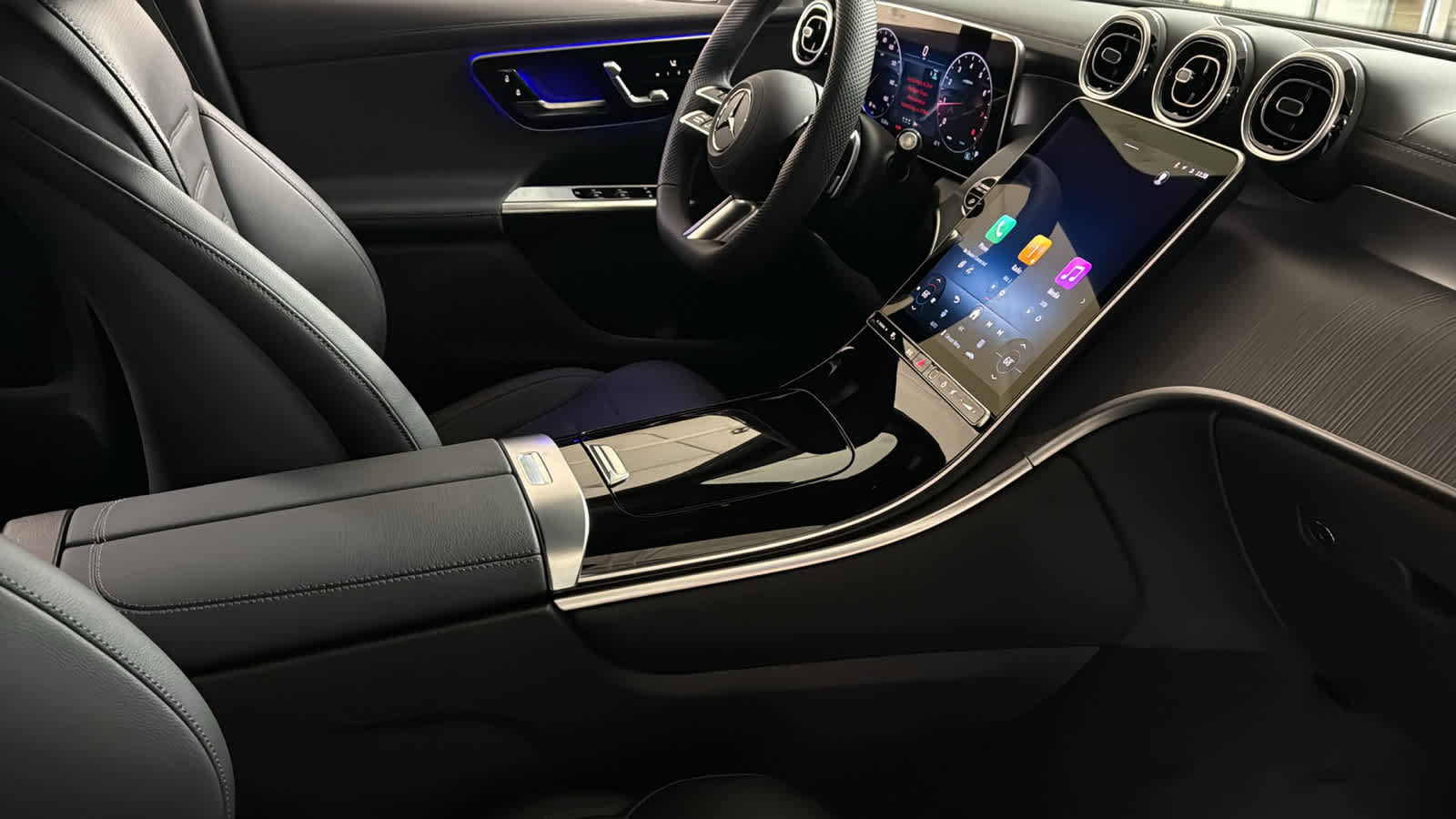 Thumbnail: 2026 Mercedes-Benz GLC - 36