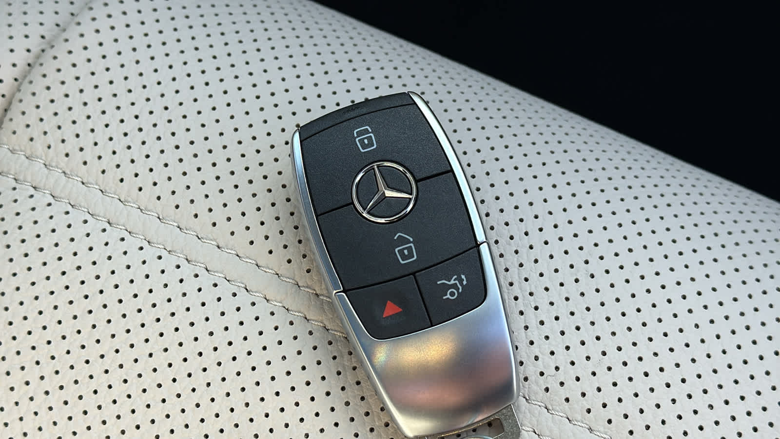 Thumbnail: 2026 Mercedes-Benz GLE - 39