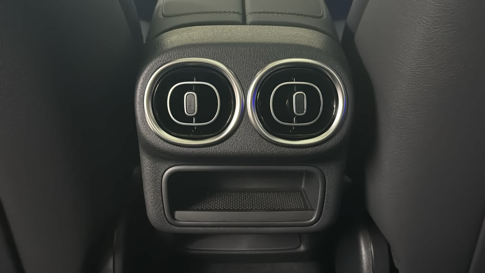 Thumbnail: 2026 Mercedes-Benz GLC - 30