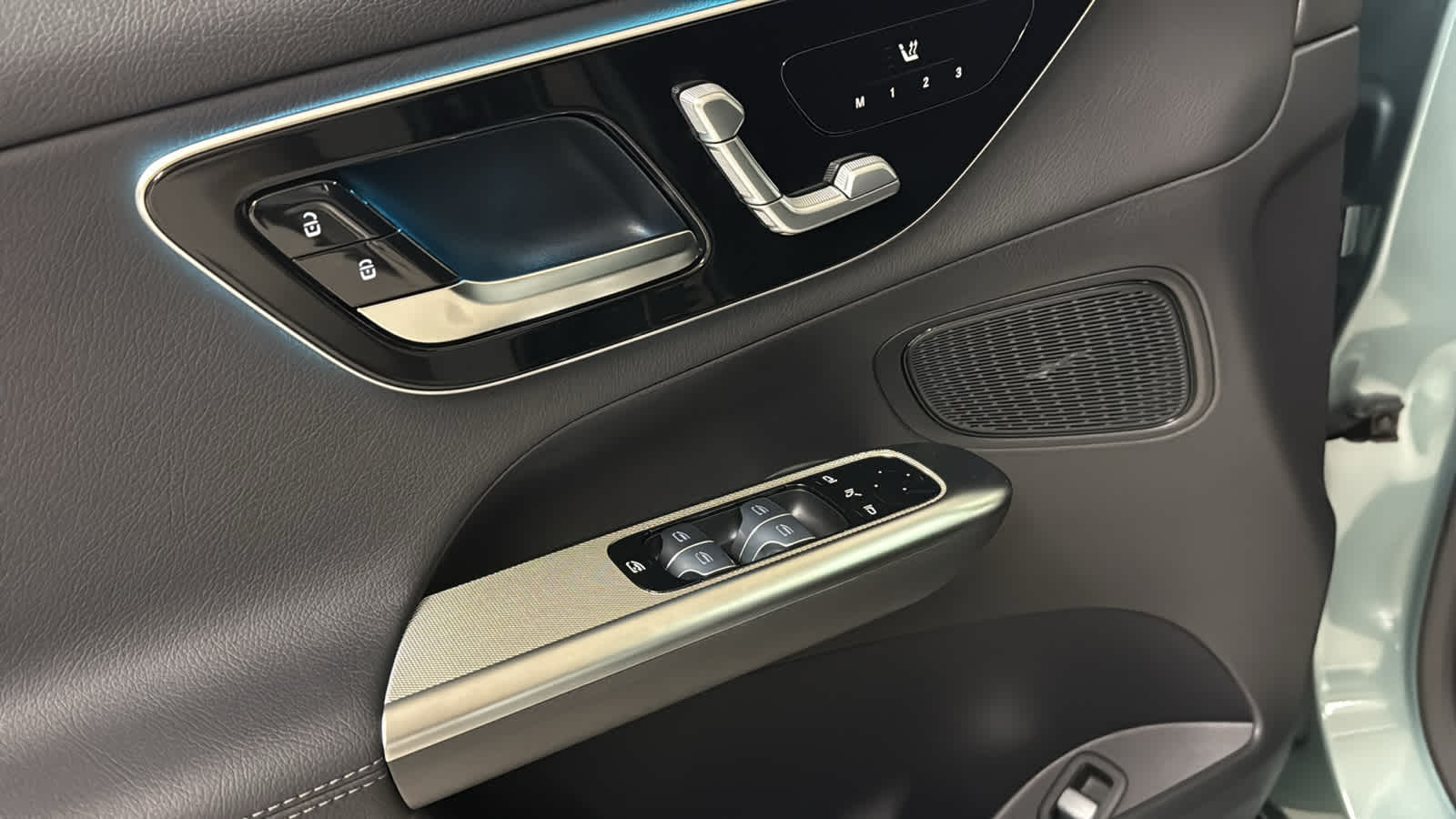 Thumbnail: 2026 Mercedes-Benz GLC - 17