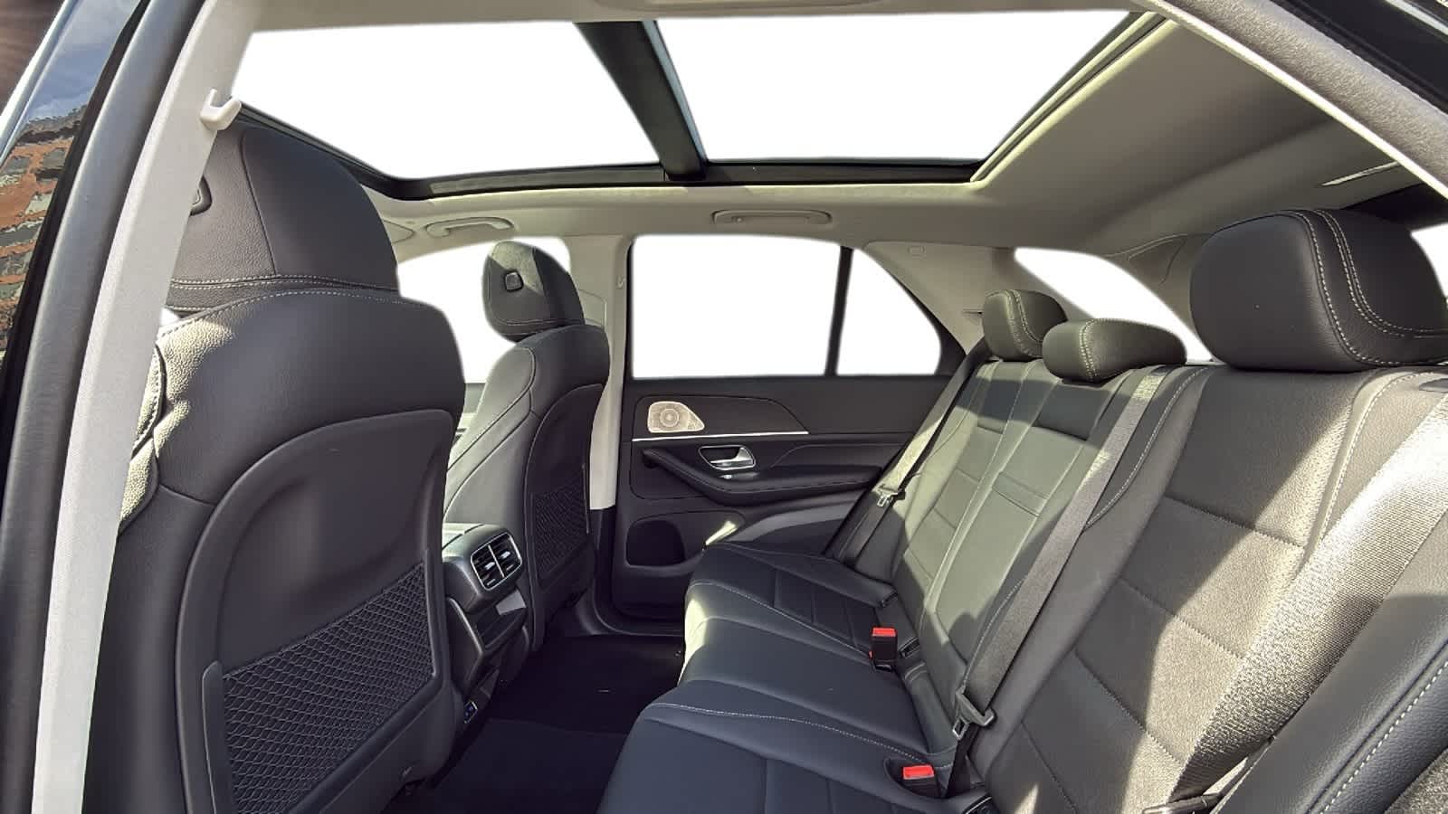 Thumbnail: 2026 Mercedes-Benz GLE - 6