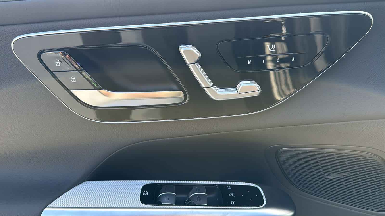 Thumbnail: 2026 Mercedes-Benz GLC - 18