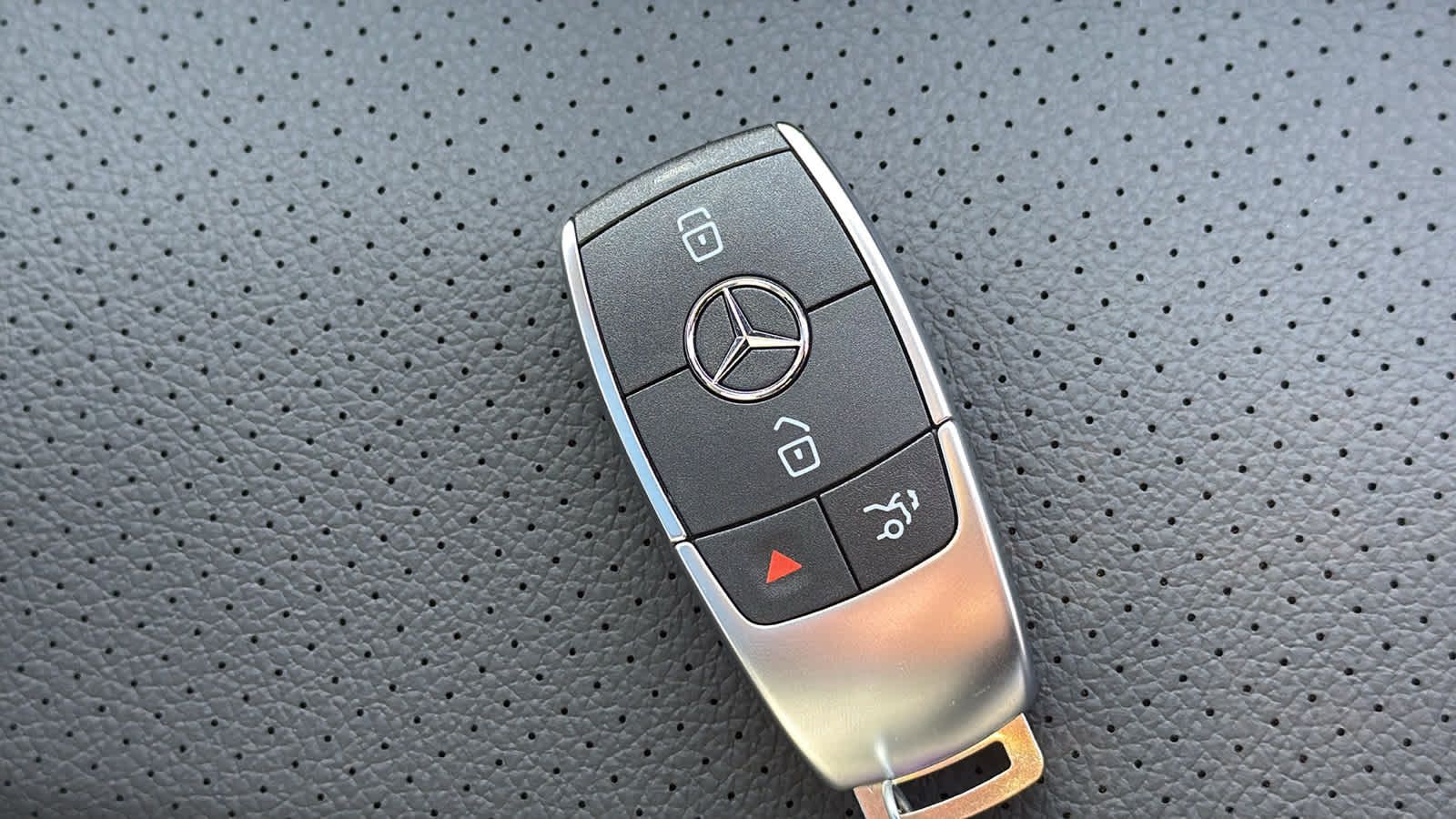 Thumbnail: 2026 Mercedes-Benz GLE - 39