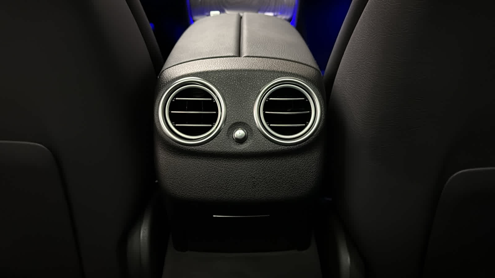 Thumbnail: 2023 Mercedes-Benz E-Class - 28