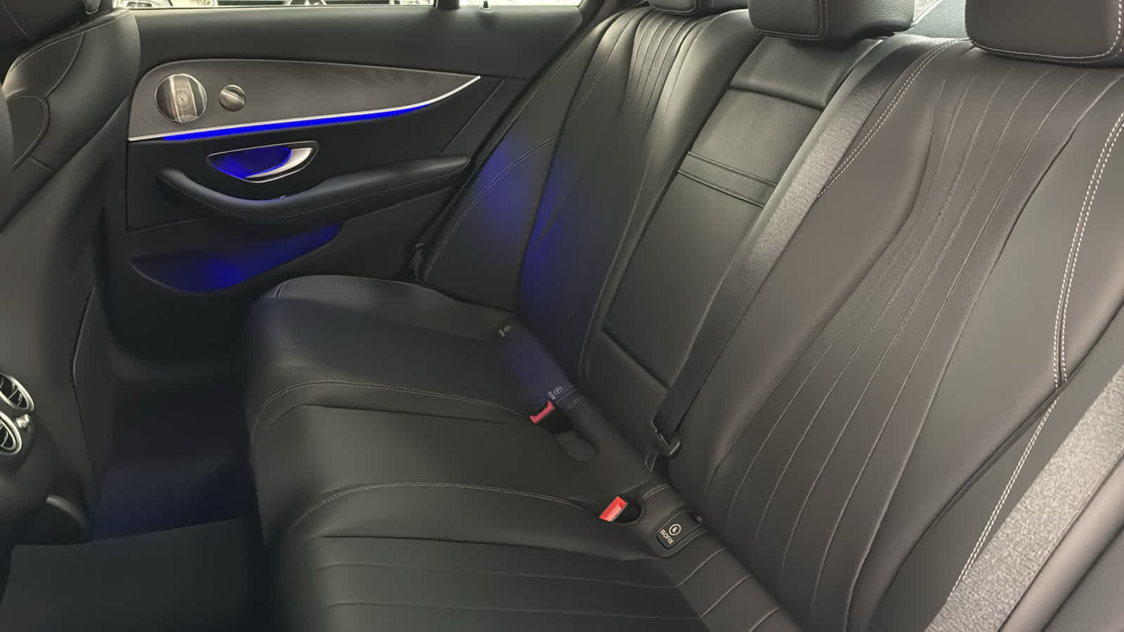 Thumbnail: 2023 Mercedes-Benz E-Class - 30