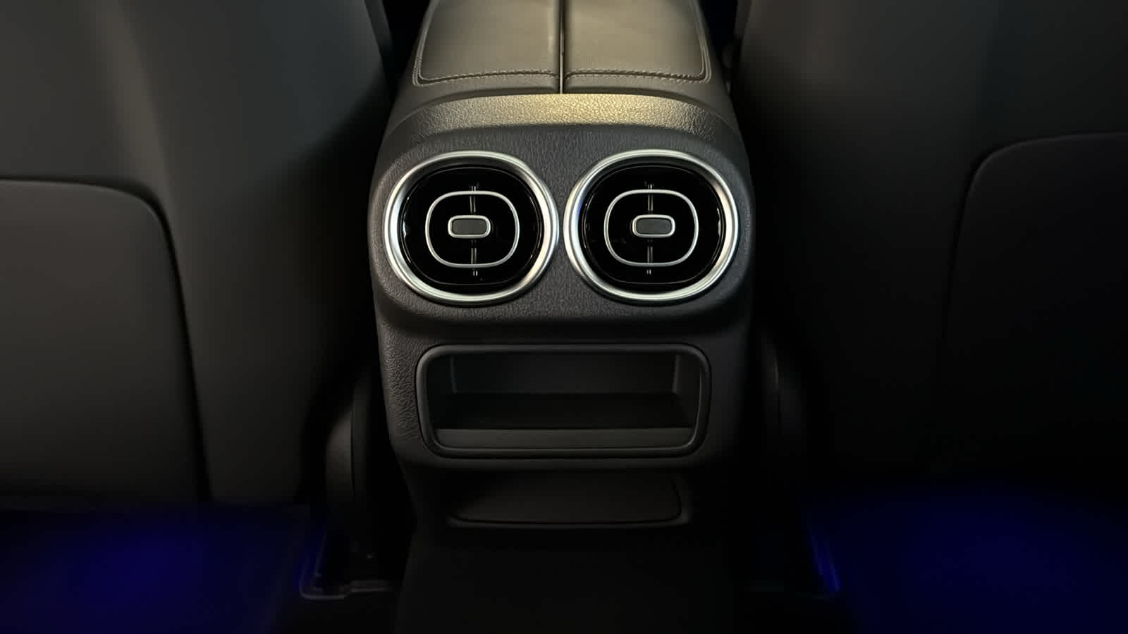 Thumbnail: 2025 Mercedes-Benz GLC - 28