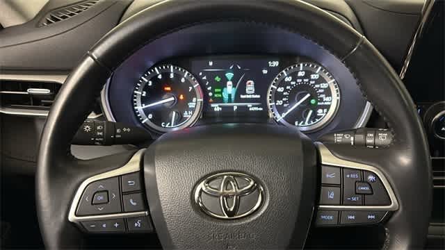 Thumbnail: 2022 Toyota Highlander - 17