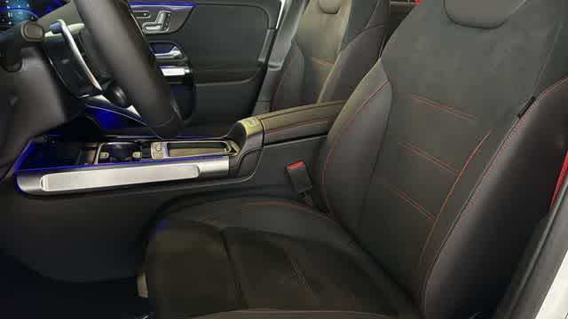 Thumbnail: 2026 Mercedes-Benz GLB - 27