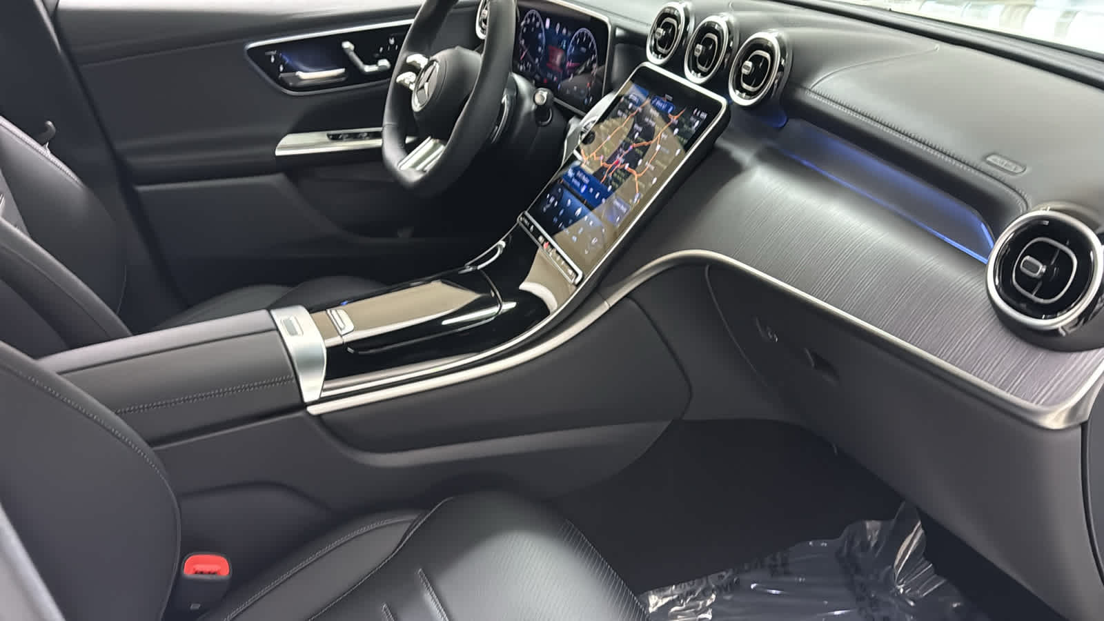 Thumbnail: 2026 Mercedes-Benz GLC - 37