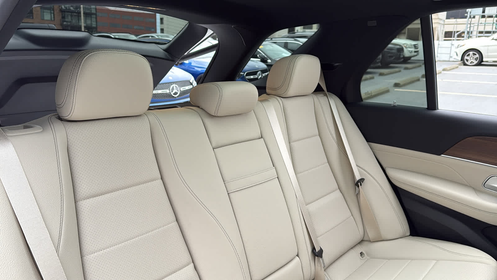 Thumbnail: 2026 Mercedes-Benz GLE - 33