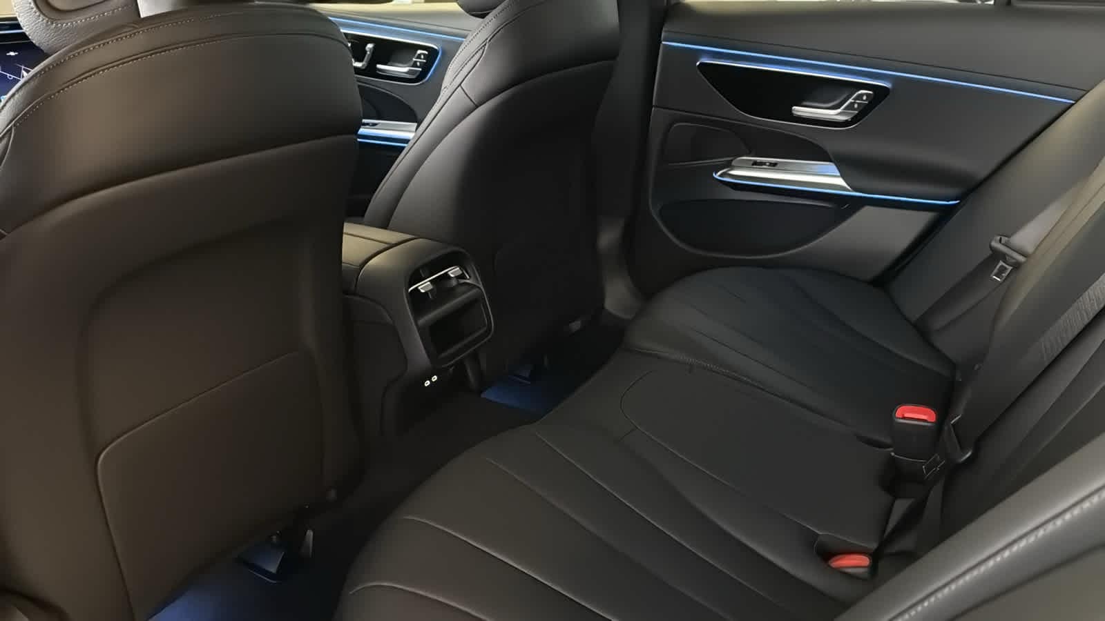 Thumbnail: 2026 Mercedes-Benz E-Class - 30