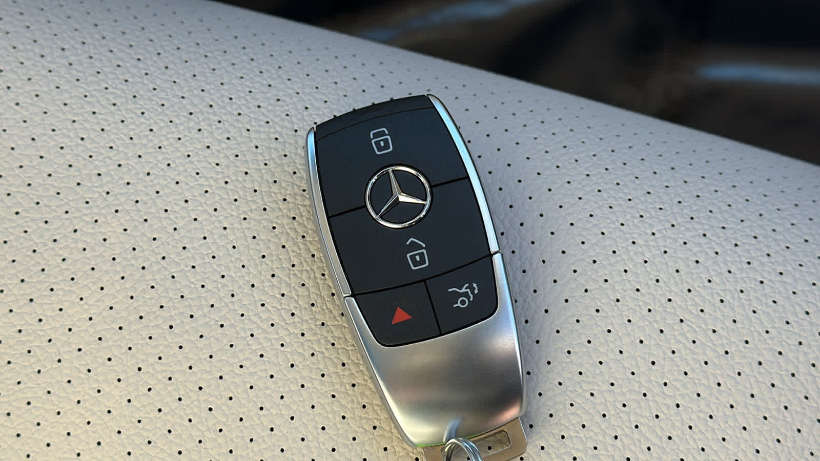 Thumbnail: 2026 Mercedes-Benz GLE - 37