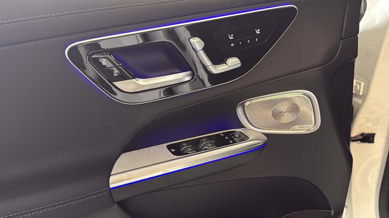 Thumbnail: 2026 Mercedes-Benz GLC - 17