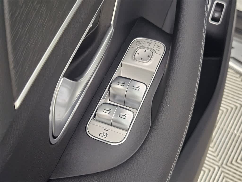 Thumbnail: 2025 Mercedes-Benz GLE - 17