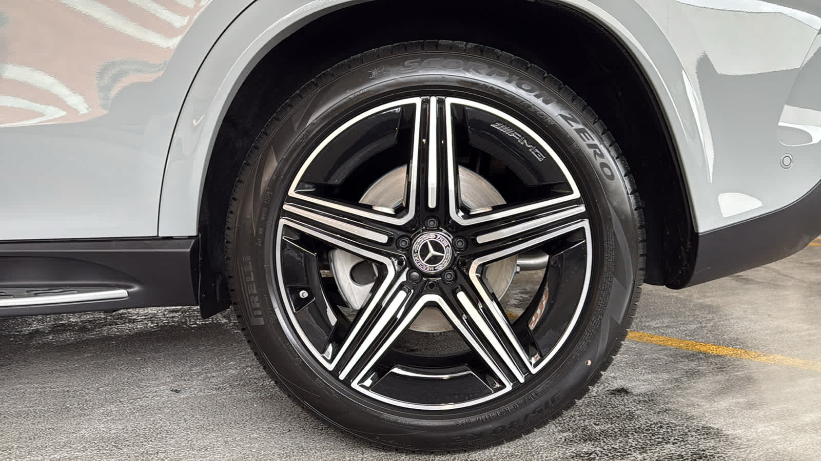 Thumbnail: 2026 Mercedes-Benz GLE - 12