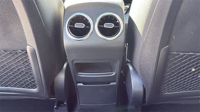 Thumbnail: 2025 Mercedes-Benz GLB - 8