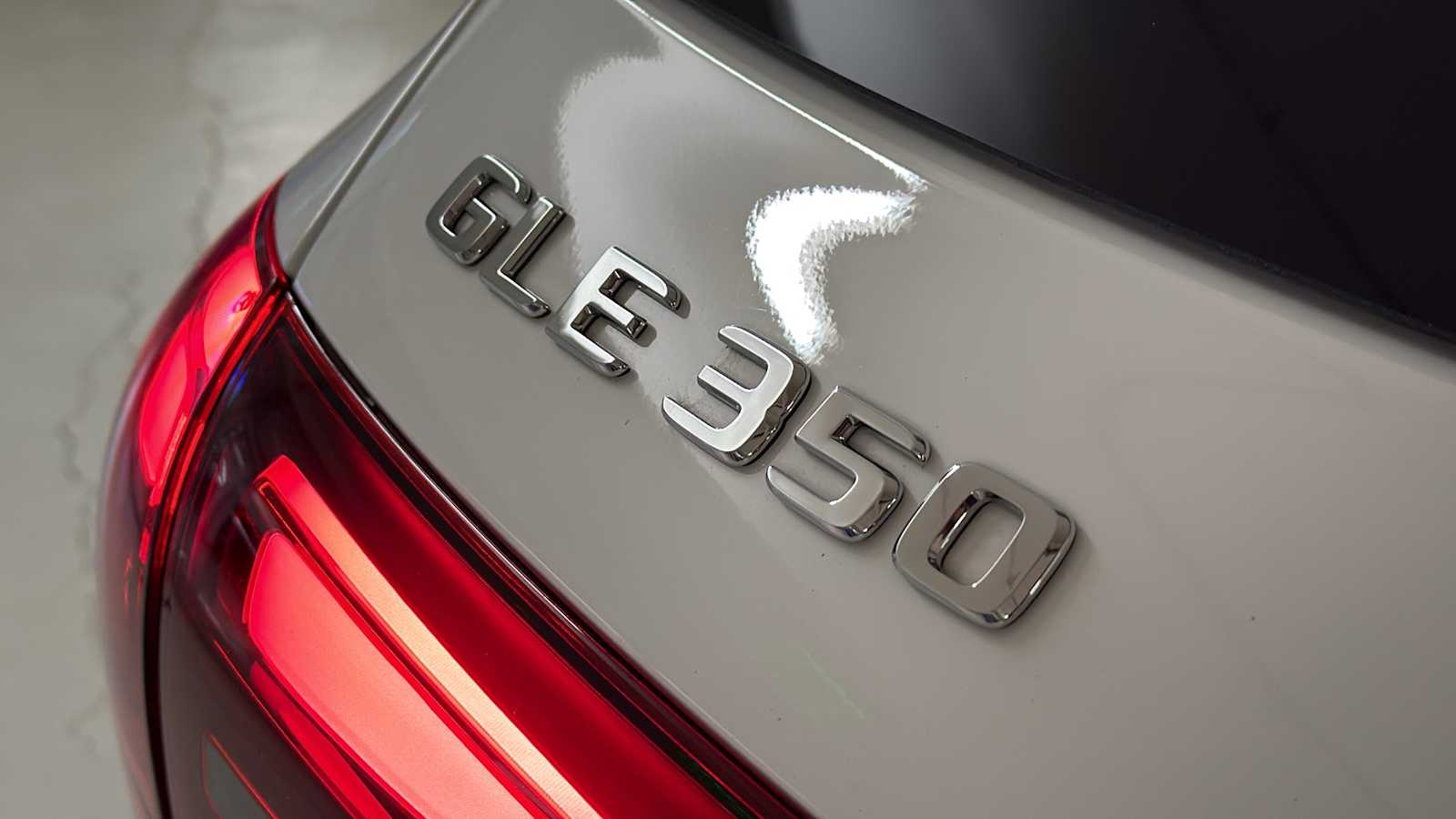 Thumbnail: 2026 Mercedes-Benz GLE - 9