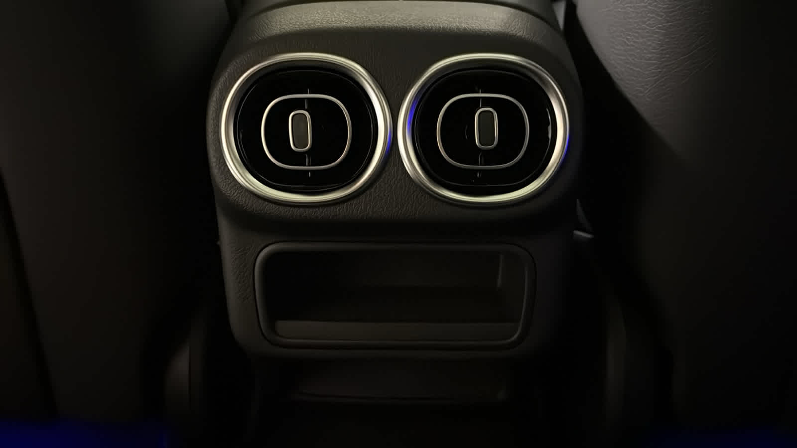 Thumbnail: 2026 Mercedes-Benz GLC - 30