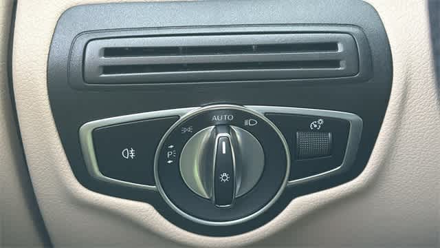 Thumbnail: 2019 Mercedes-Benz GLC - 17