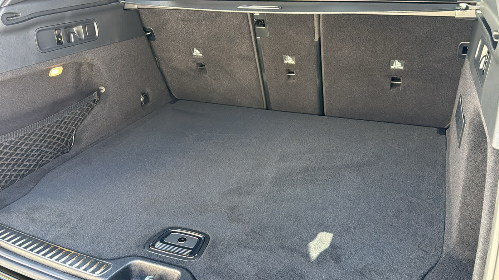 Thumbnail: 2026 Mercedes-Benz GLC - 34