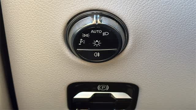 Thumbnail: 2026 Mercedes-Benz GLC - 18