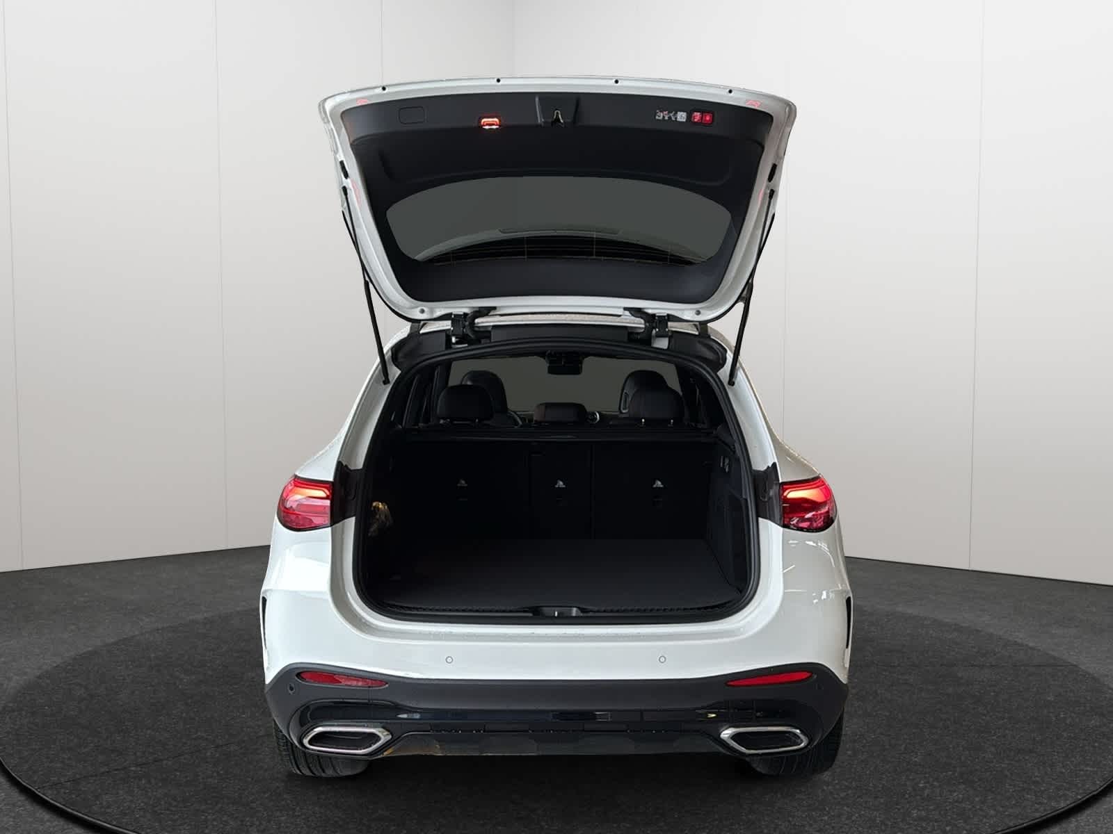 Thumbnail: 2026 Mercedes-Benz GLC - 6