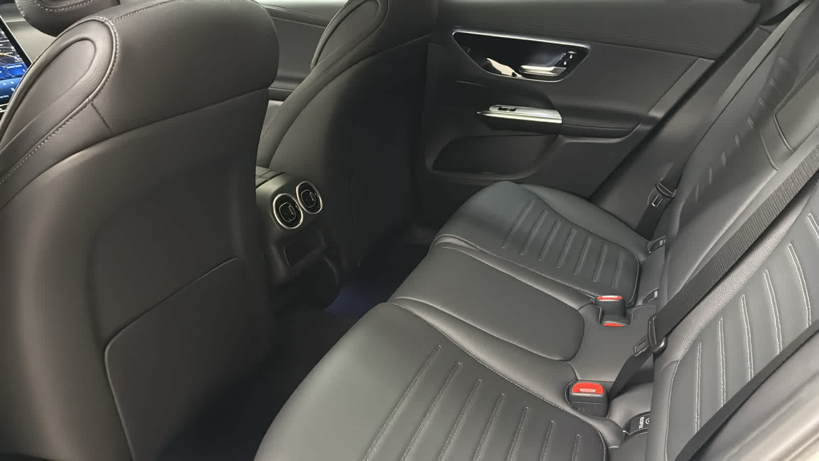 Thumbnail: 2026 Mercedes-Benz GLC - 31