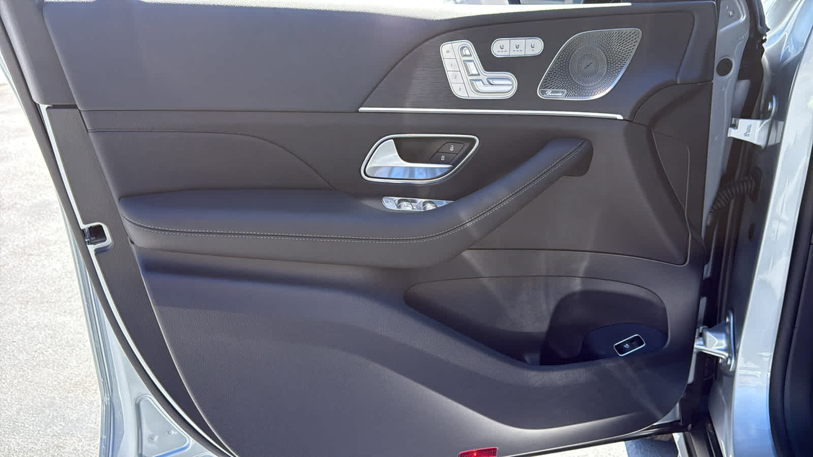 Thumbnail: 2026 Mercedes-Benz GLE - 15