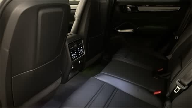 Thumbnail: 2023 Porsche Cayenne - 28