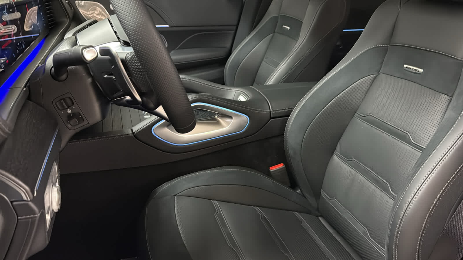 Thumbnail: 2026 Mercedes-Benz GLE - 26