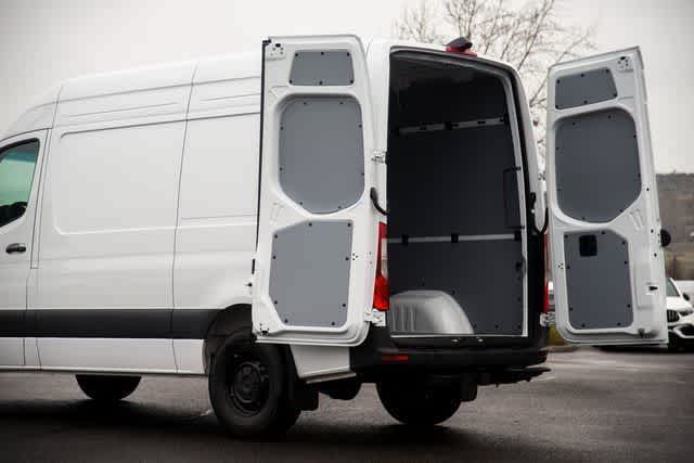 Thumbnail: 2025 Mercedes-Benz Sprinter - 18