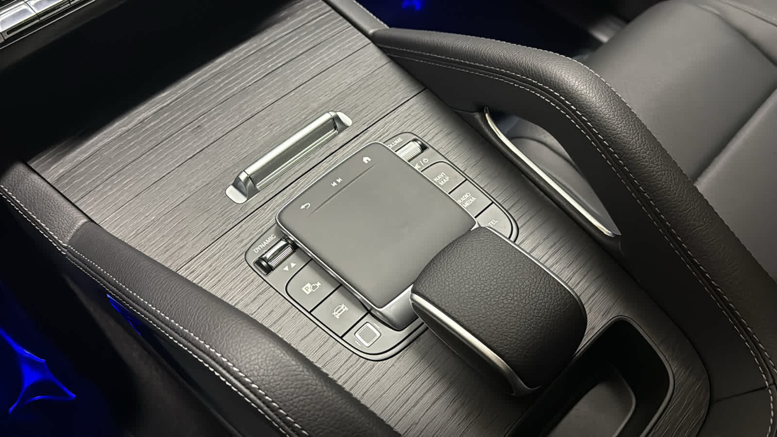 Thumbnail: 2026 Mercedes-Benz GLE - 24