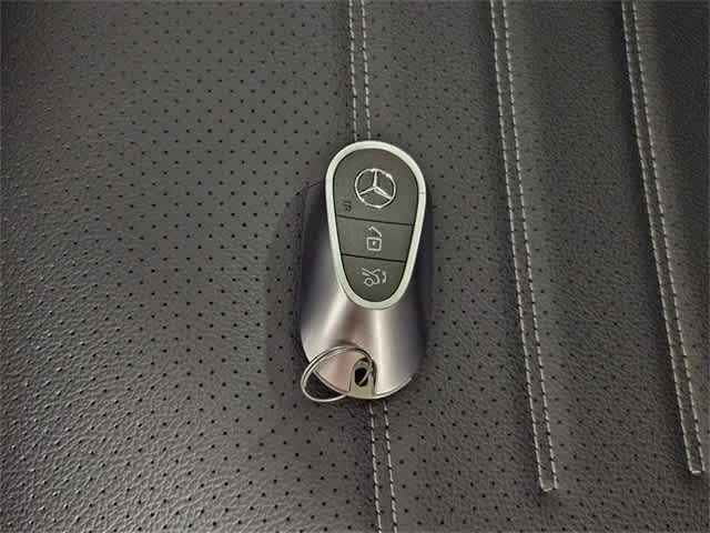 Thumbnail: 2025 Mercedes-Benz GLC - 41