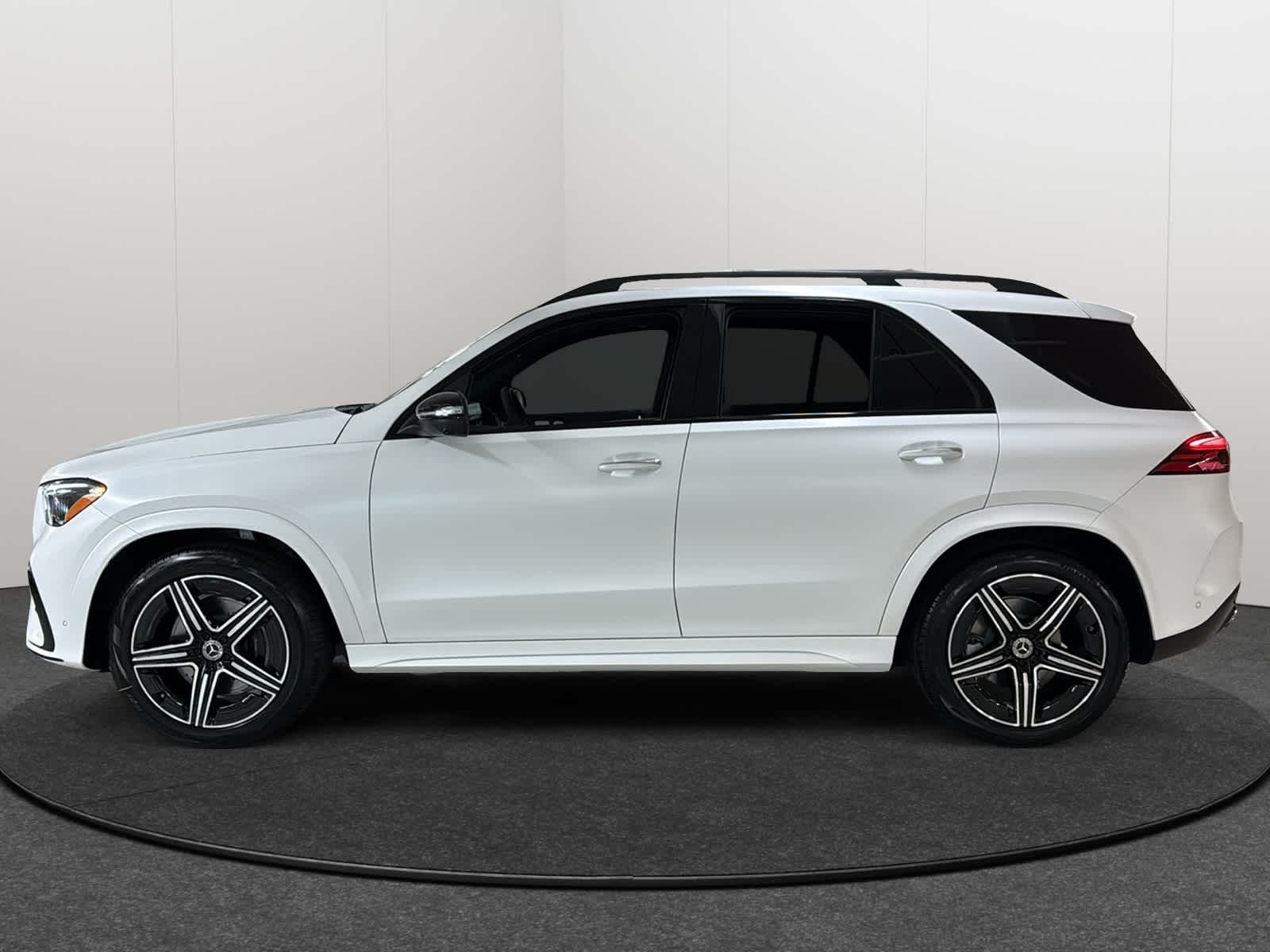Thumbnail: 2026 Mercedes-Benz GLE - 3