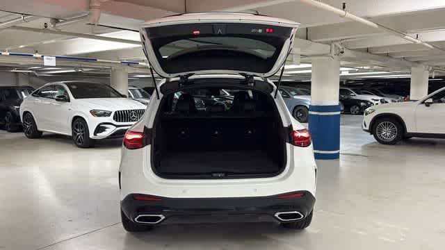 Thumbnail: 2026 Mercedes-Benz GLC - 8