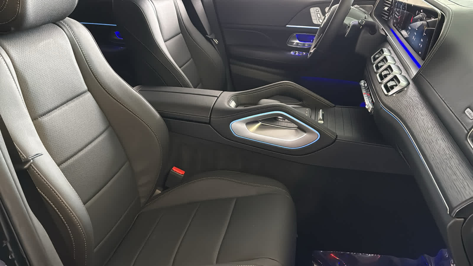 Thumbnail: 2026 Mercedes-Benz GLE - 37