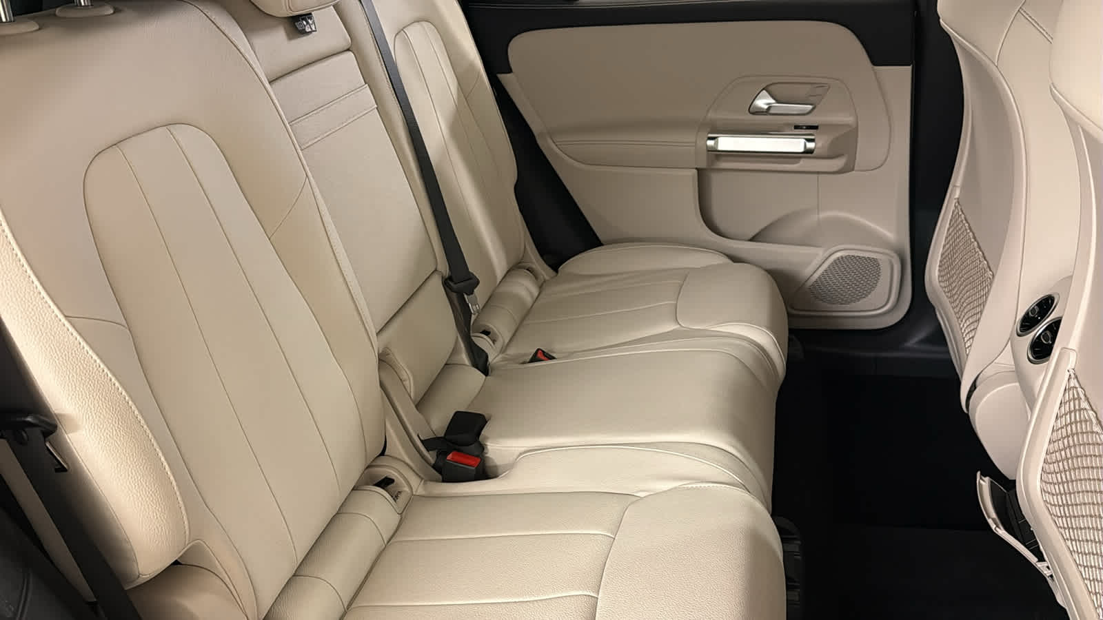 Thumbnail: 2026 Mercedes-Benz GLB - 36