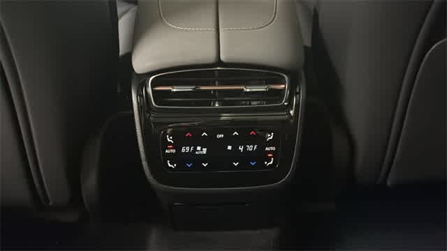 Thumbnail: 2023 Mercedes-Benz EQS - 27