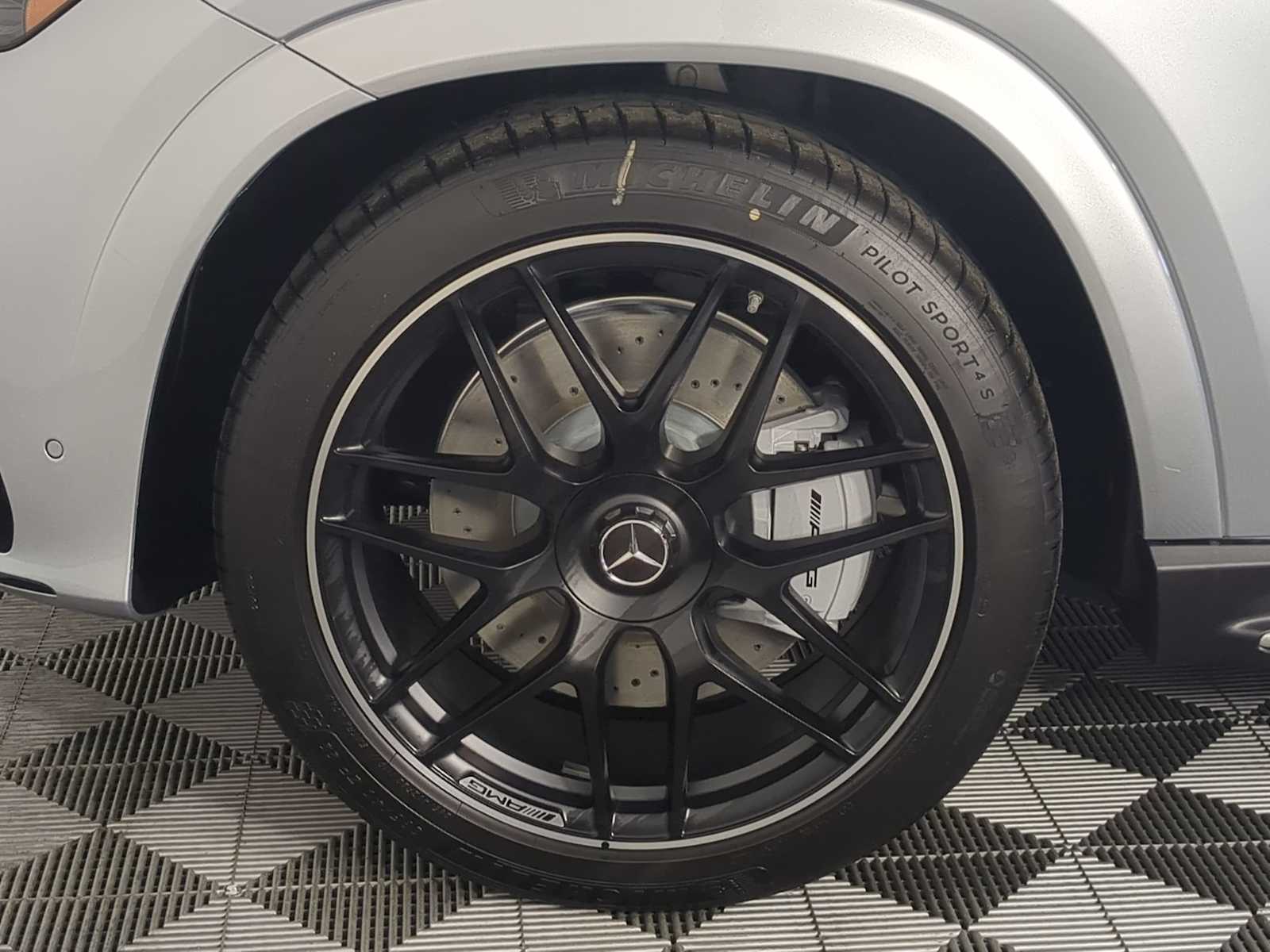 Thumbnail: 2026 Mercedes-Benz GLE - 13