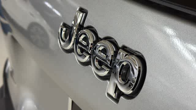 Thumbnail: 2021 Jeep Cherokee - 7