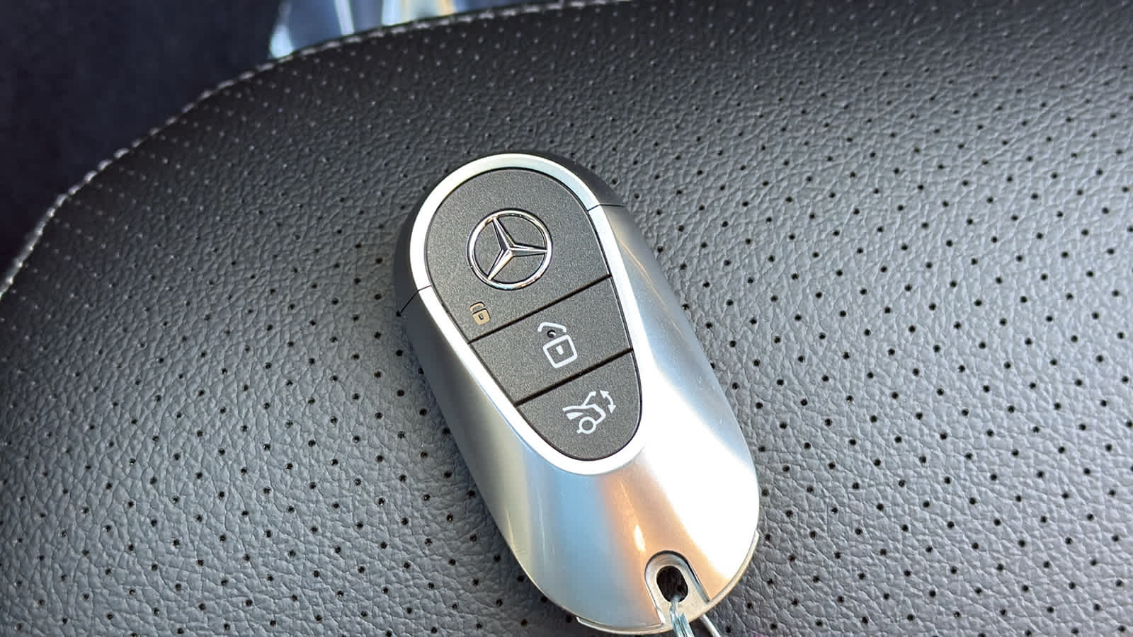 Thumbnail: 2026 Mercedes-Benz GLC - 38