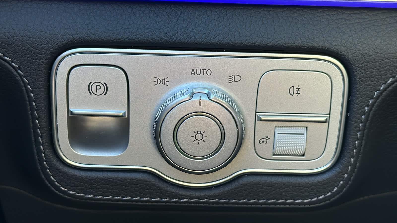 Thumbnail: 2026 Mercedes-Benz GLE - 18