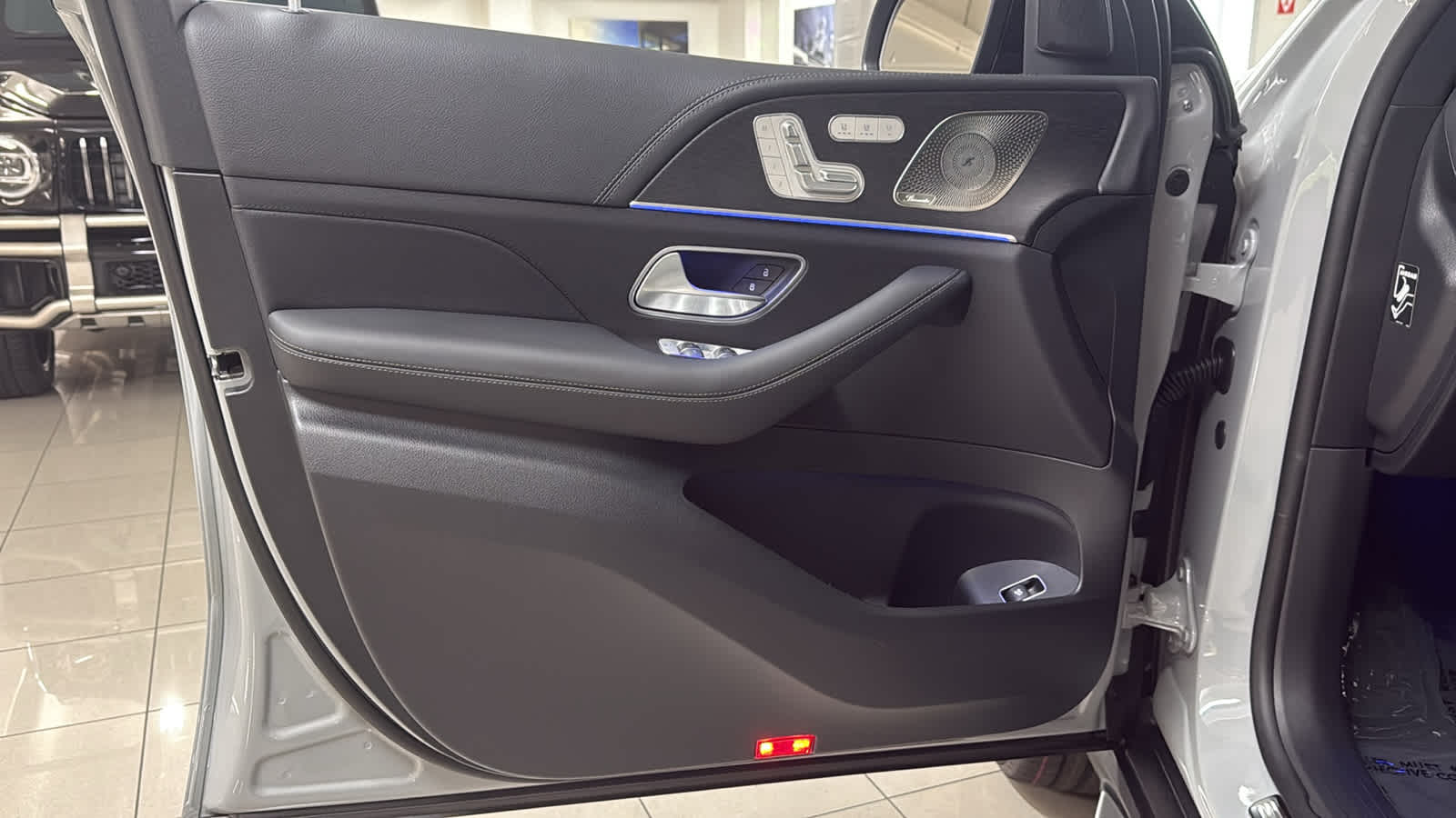 Thumbnail: 2026 Mercedes-Benz GLE - 13