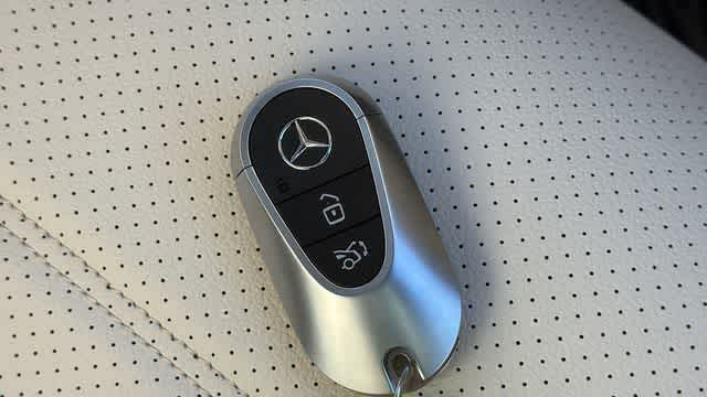 Thumbnail: 2026 Mercedes-Benz GLC - 15