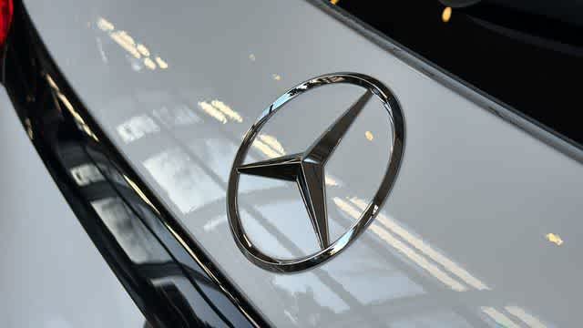 Thumbnail: 2025 Mercedes-Benz GLC - 9