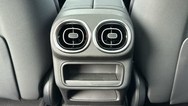 Thumbnail: 2025 Mercedes-Benz GLC - 27