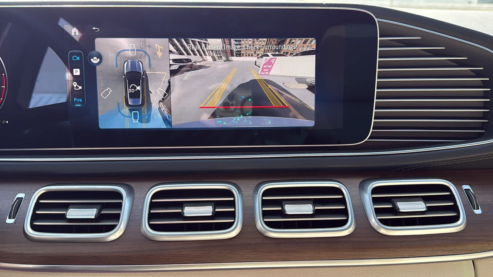 Thumbnail: 2026 Mercedes-Benz GLE - 23